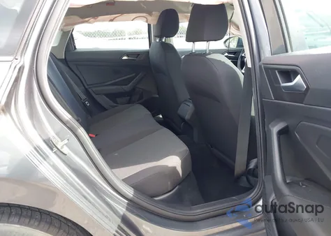 2019 Volkswagen Jetta 1.4T R-Line/1.4T S/1.4T Se z USA, uszkodzony, nr VIN 3VWC57BU6KM179682